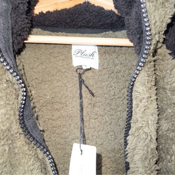 NWT Plush x Revolve Olive Green Teddy‎ Sherpa Zip Up Jacket with Hood Size Small - Picture 6 of 7